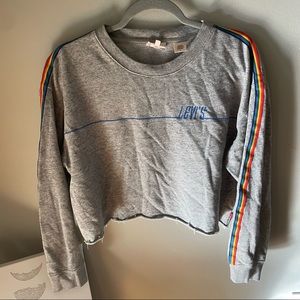 Levi’s cropped sweatshirt